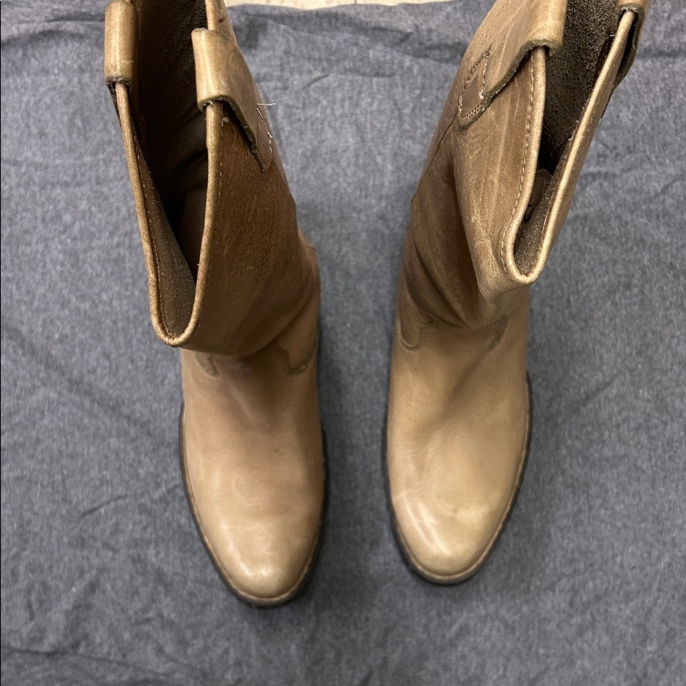 BORN Women's Tan Leather Boots